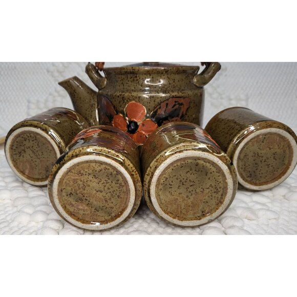 Japanese teapot bamboo handle and four cups, Handpainted floral motif - Picture 8 of 10